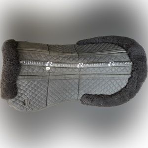 Total saddle fit six point wool half pad with shims
